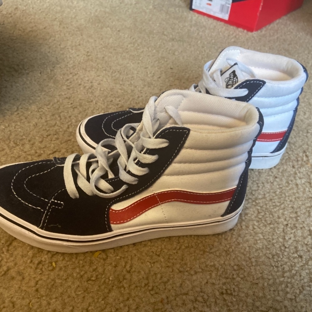 Vans - Picture 6 of 6